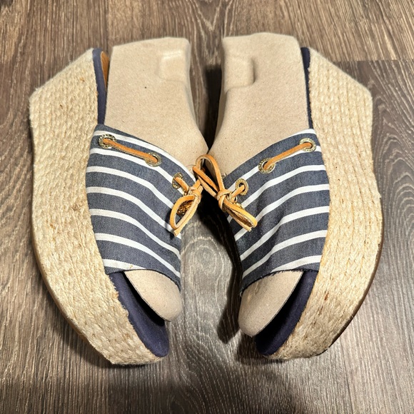 Sperry Shoes - Sperry Top Sider, platform, wedge "nautical" sandals wedge platform . Size 8